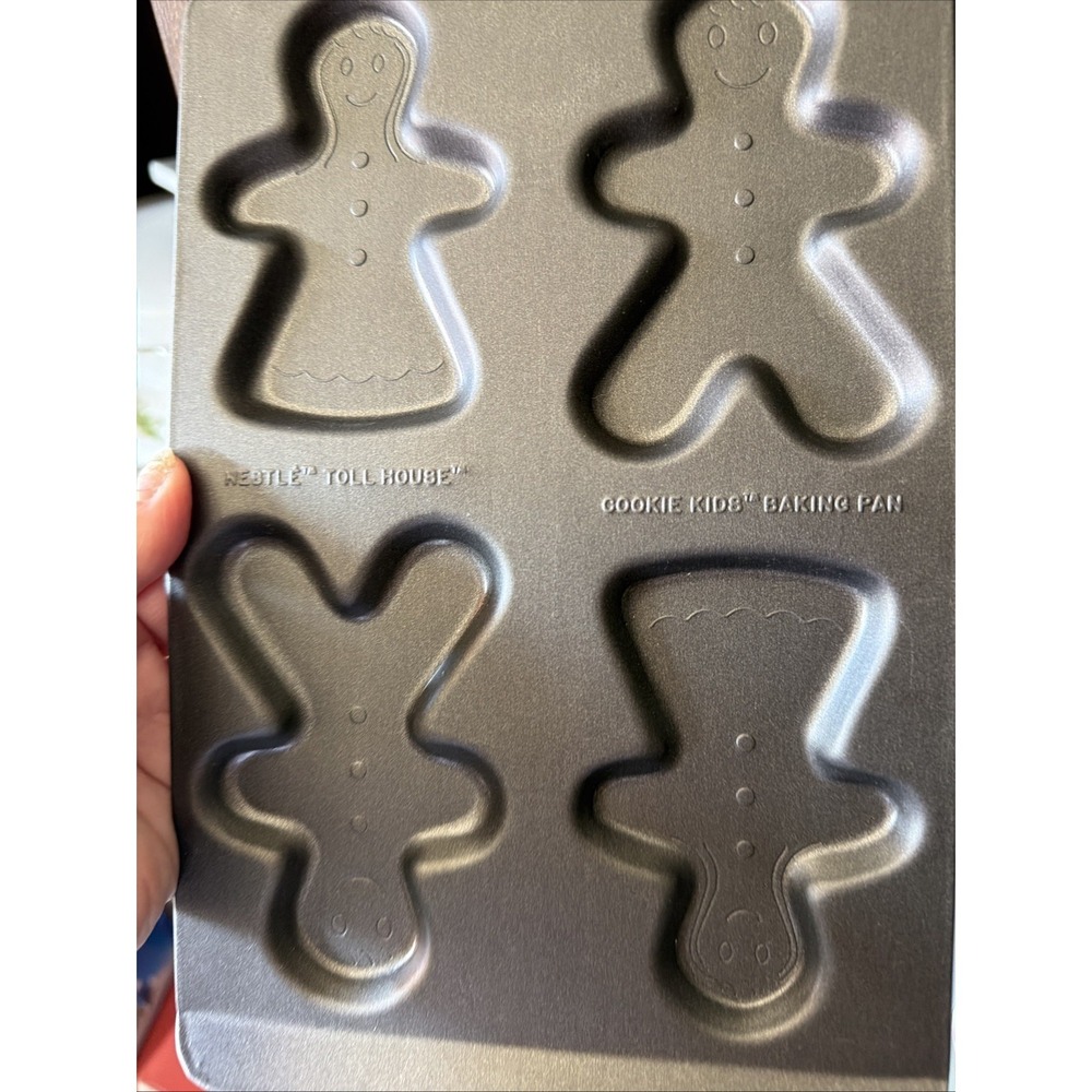 Nestle Tollhouse Cookie Kids Baking Pan Gingerbread Boy and Girl